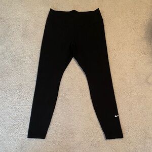 Nike Women’s Classic Black Leggings - Size L